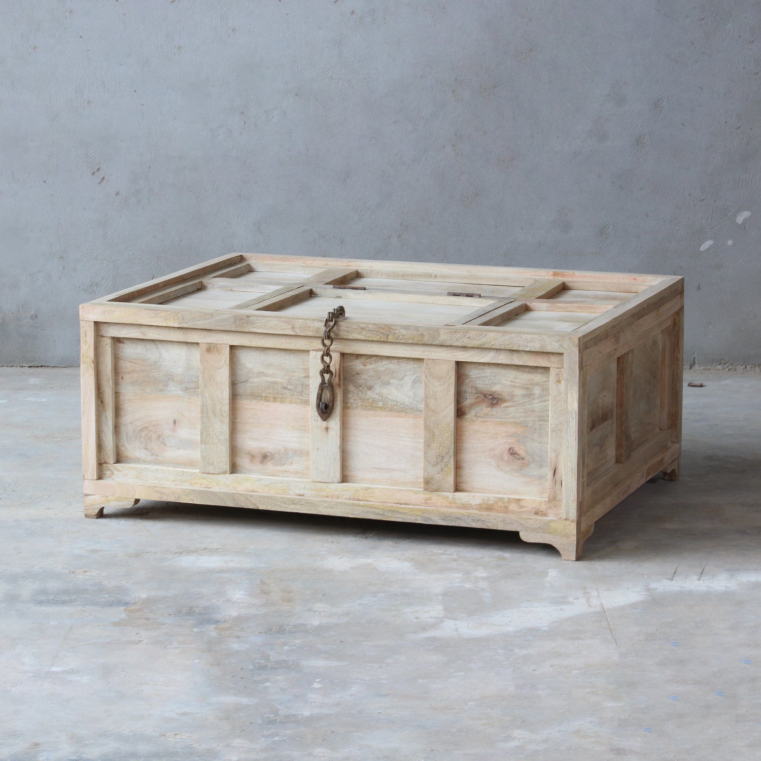 Aman Indian Timber Trunk