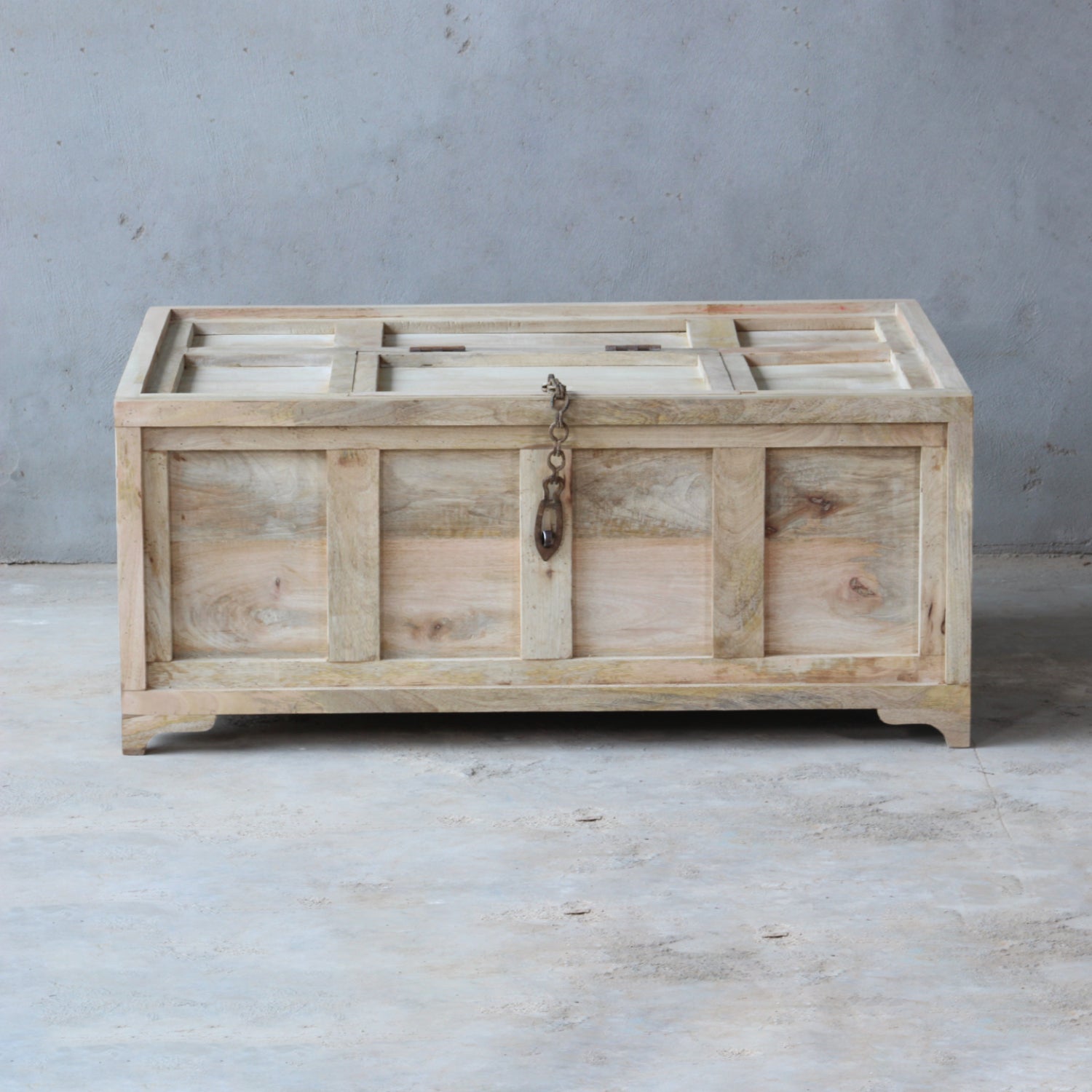 Aman Indian Timber Trunk