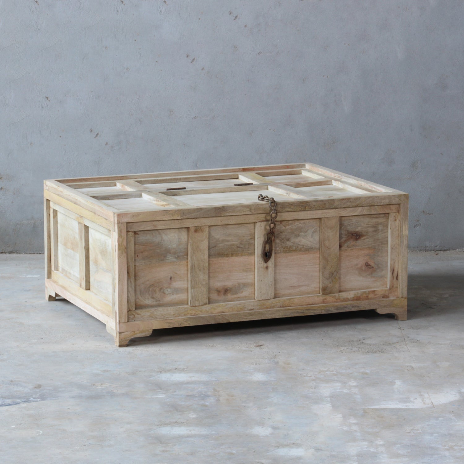 Aman Indian Timber Trunk