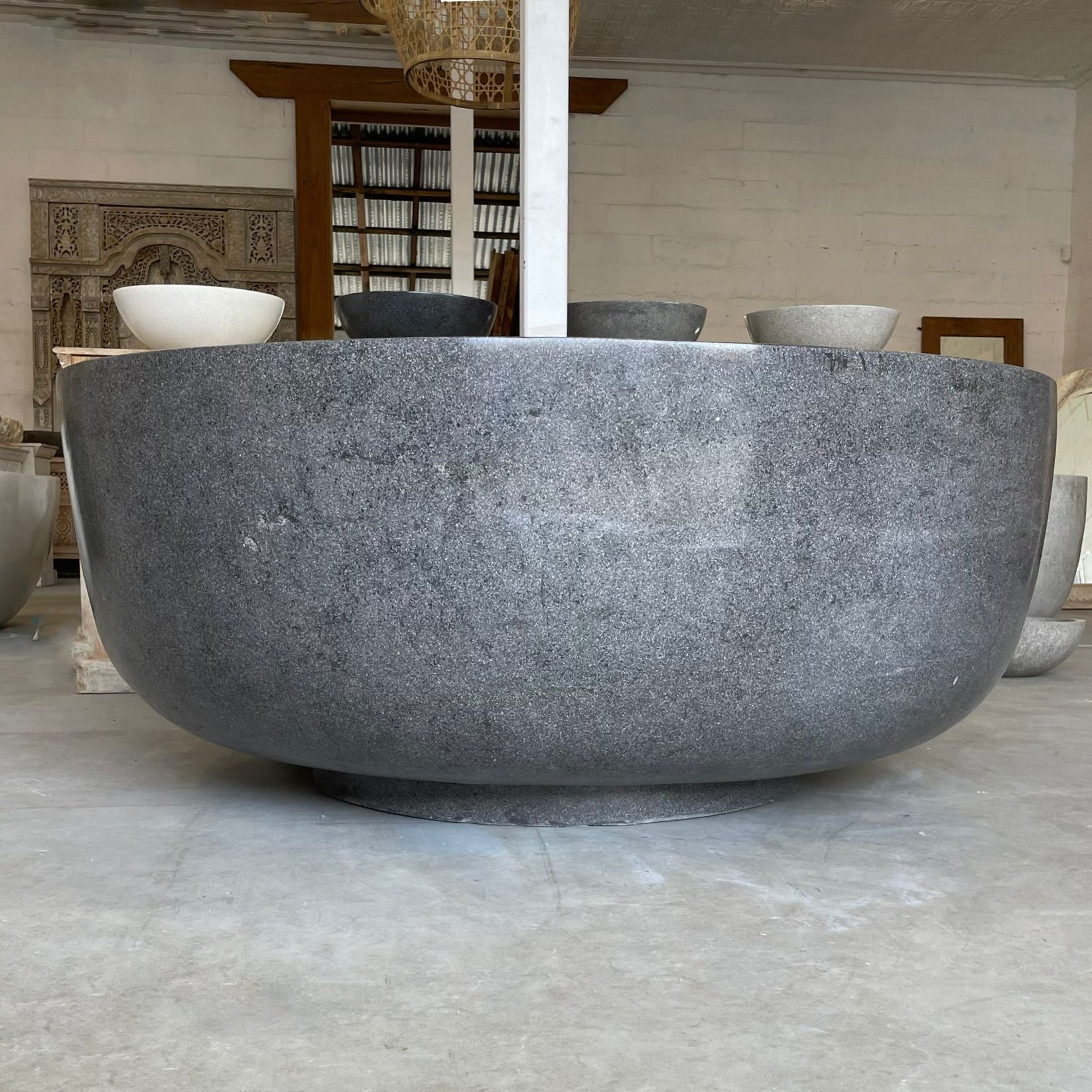 Round Concrete Terrazzo Stone Bath 1500mm - Mid Grey