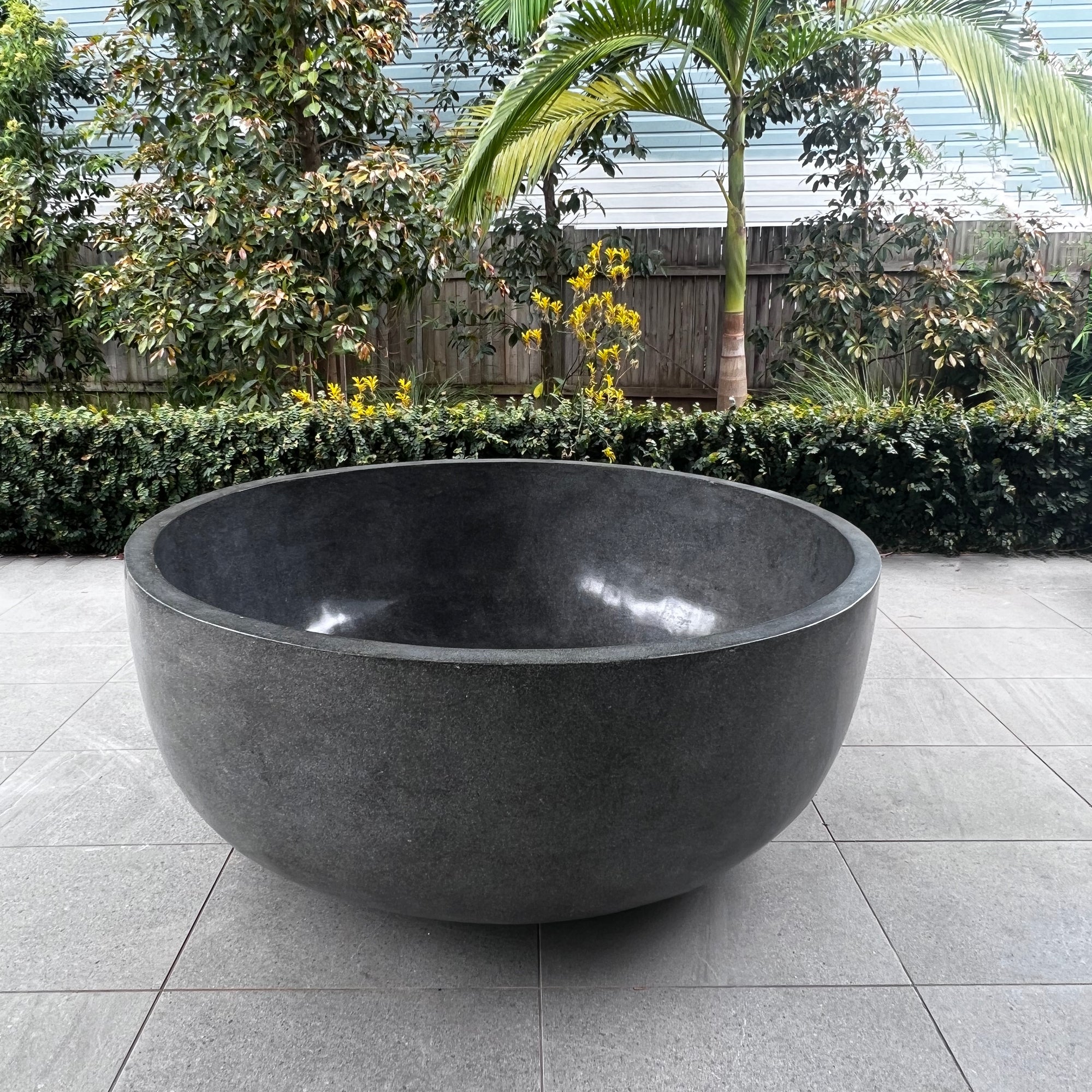 Round Concrete Terrazzo Stone Bath 1500mm - Mid Grey