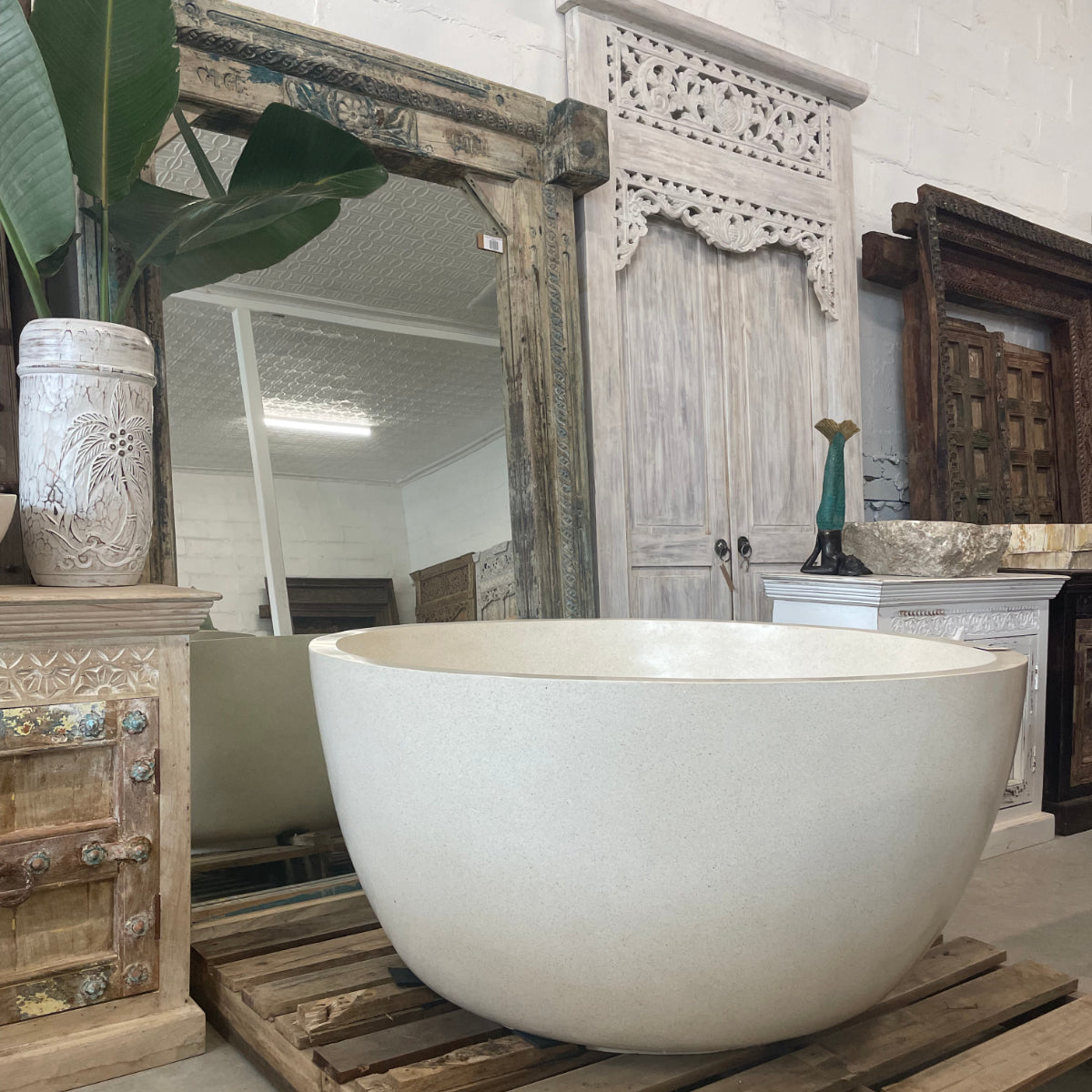 Round Concrete Terrazzo Stone Bath 1200mm - Sandy White
