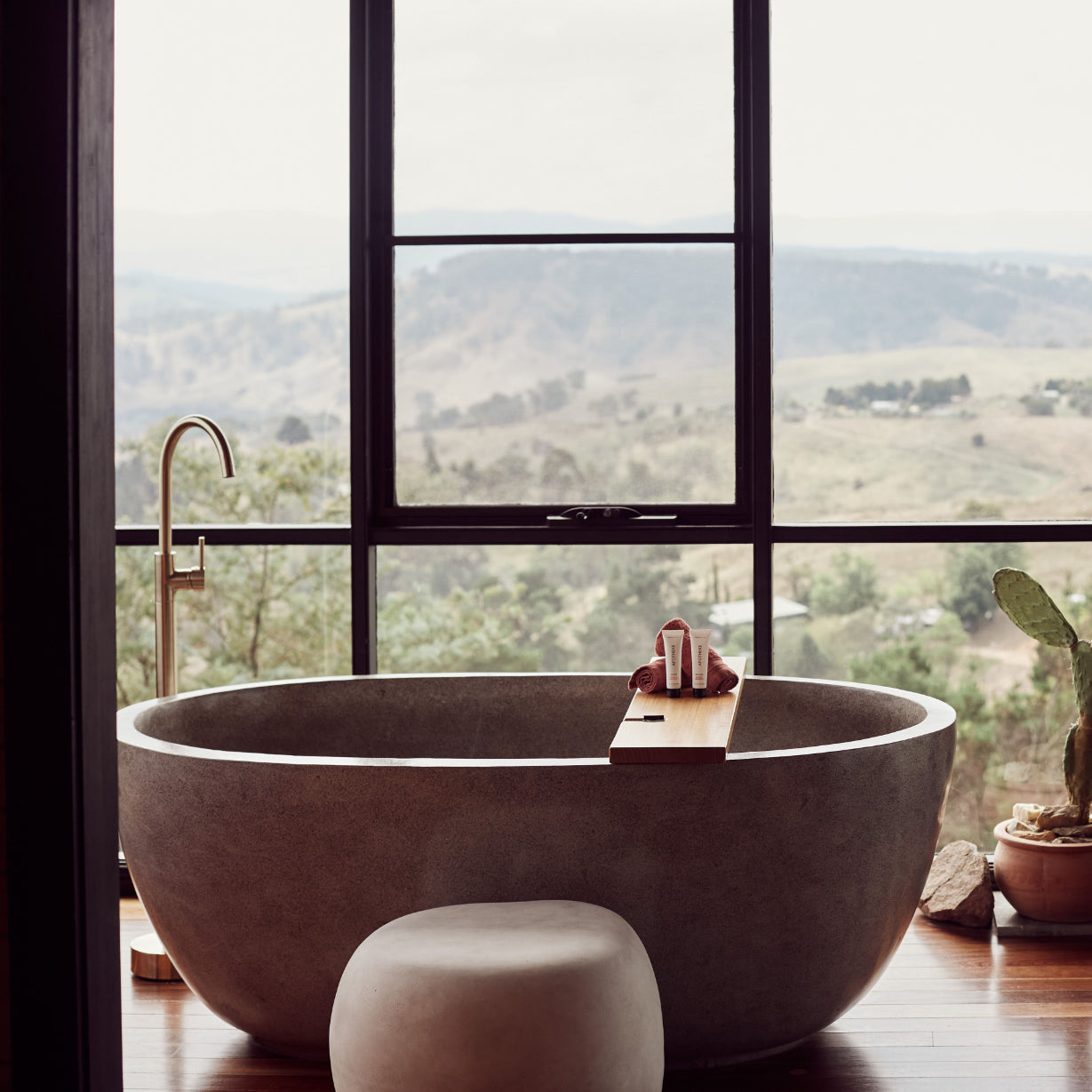 Oval Concrete Terrazzo Stone Bath 1500x900x550mm - Light Grey