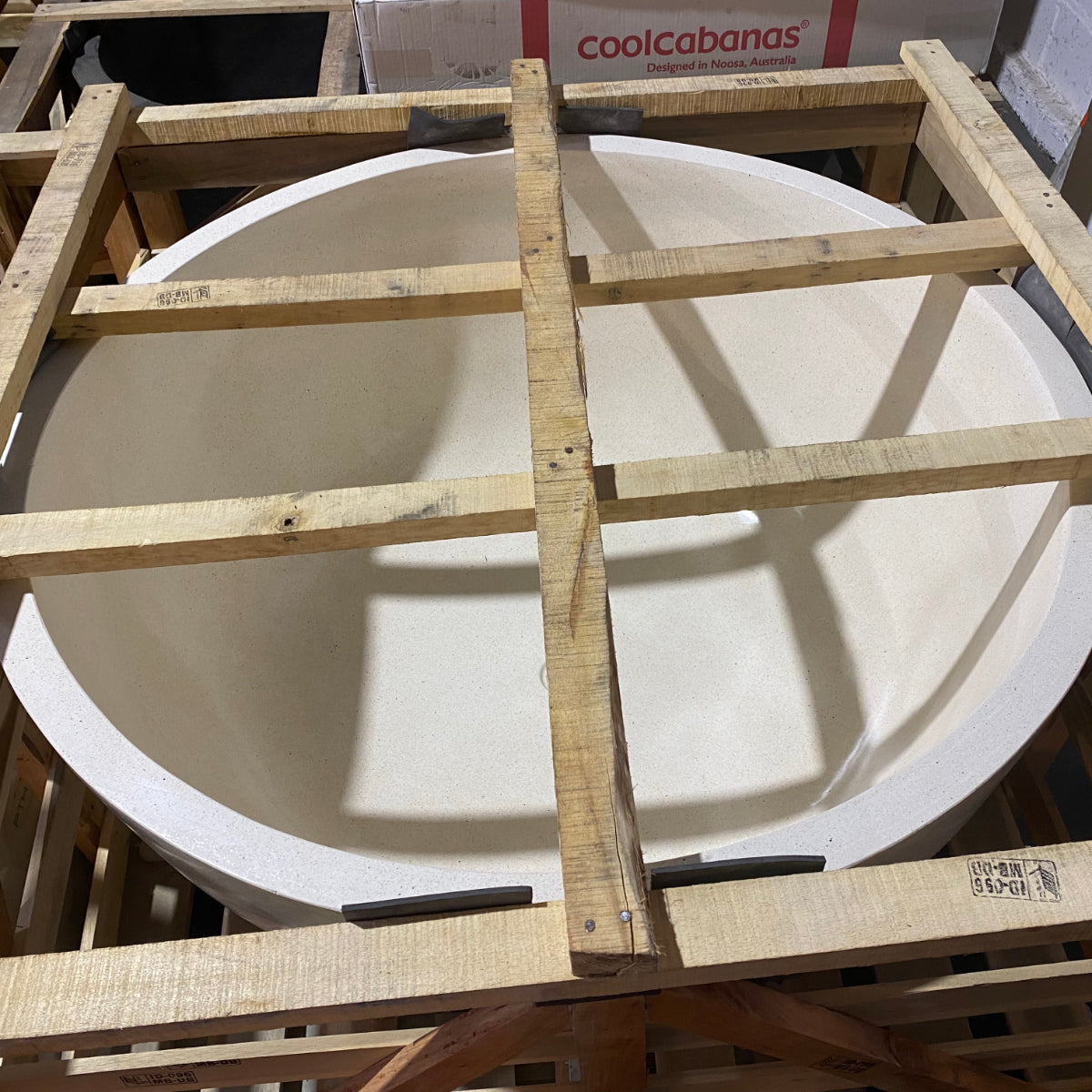 Round Concrete Terrazzo Stone Bath 1200mm - Sandy White