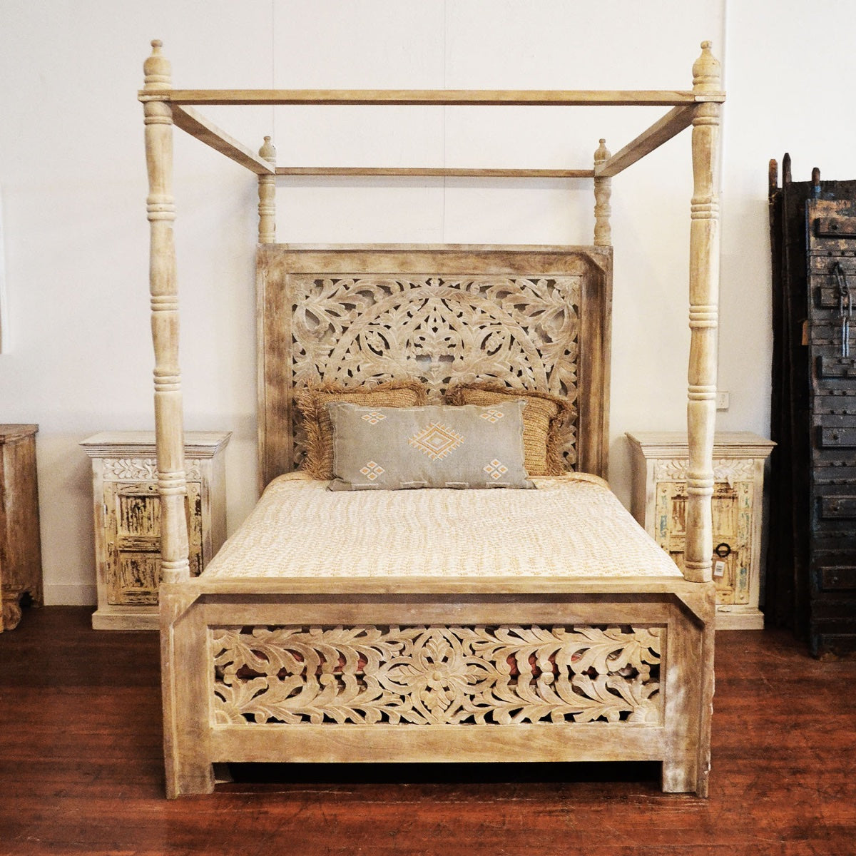 Indian Carved Wooden 4 Poster Bed - Queen