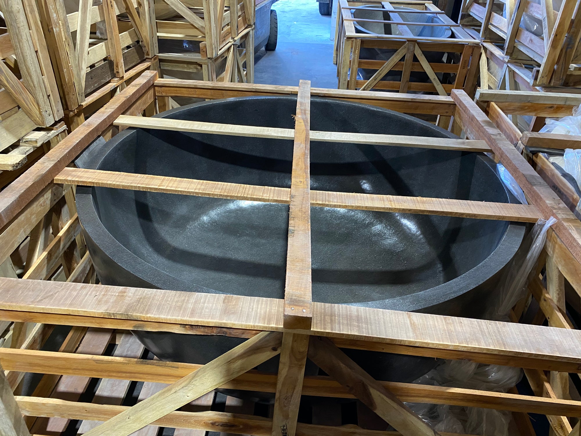 Round Concrete Terrazzo Stone Bath 1500mm - Dark Grey