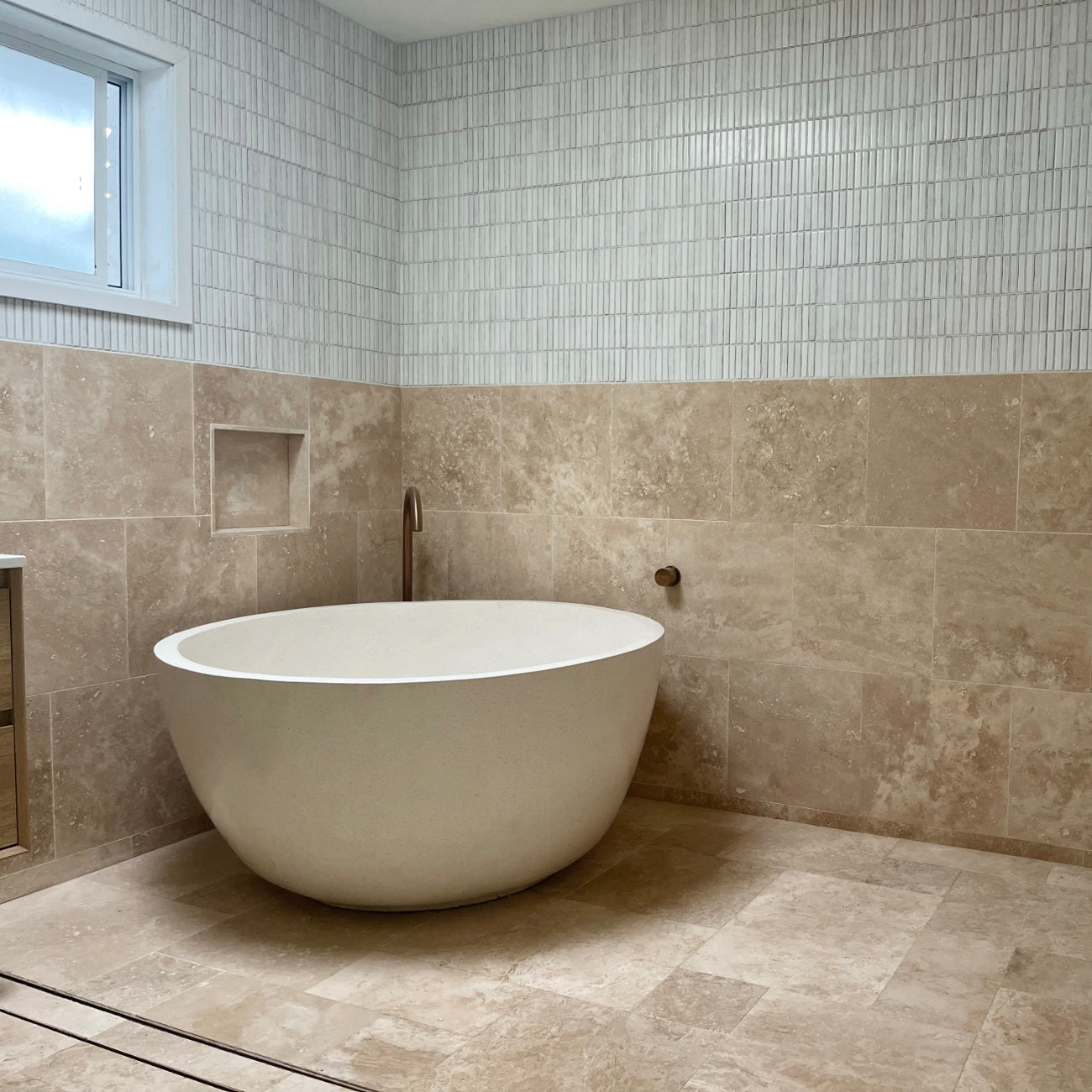 Round Concrete Terrazzo Stone Bath 1200mm - Sandy White