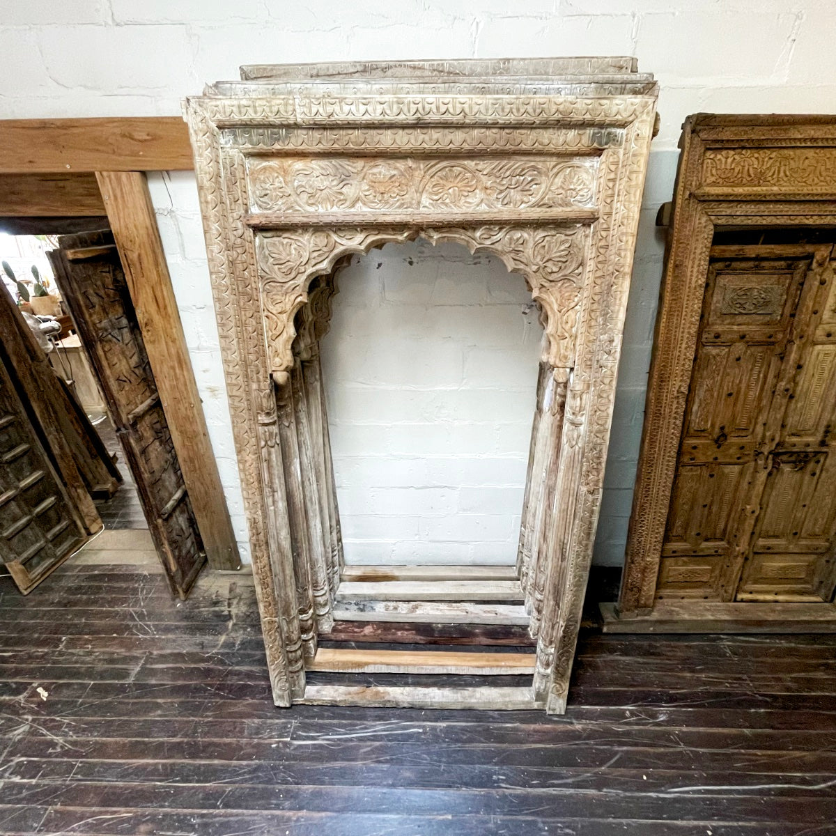 Acid Wash Carved Indian Arch Frame - 143x253.5cm
