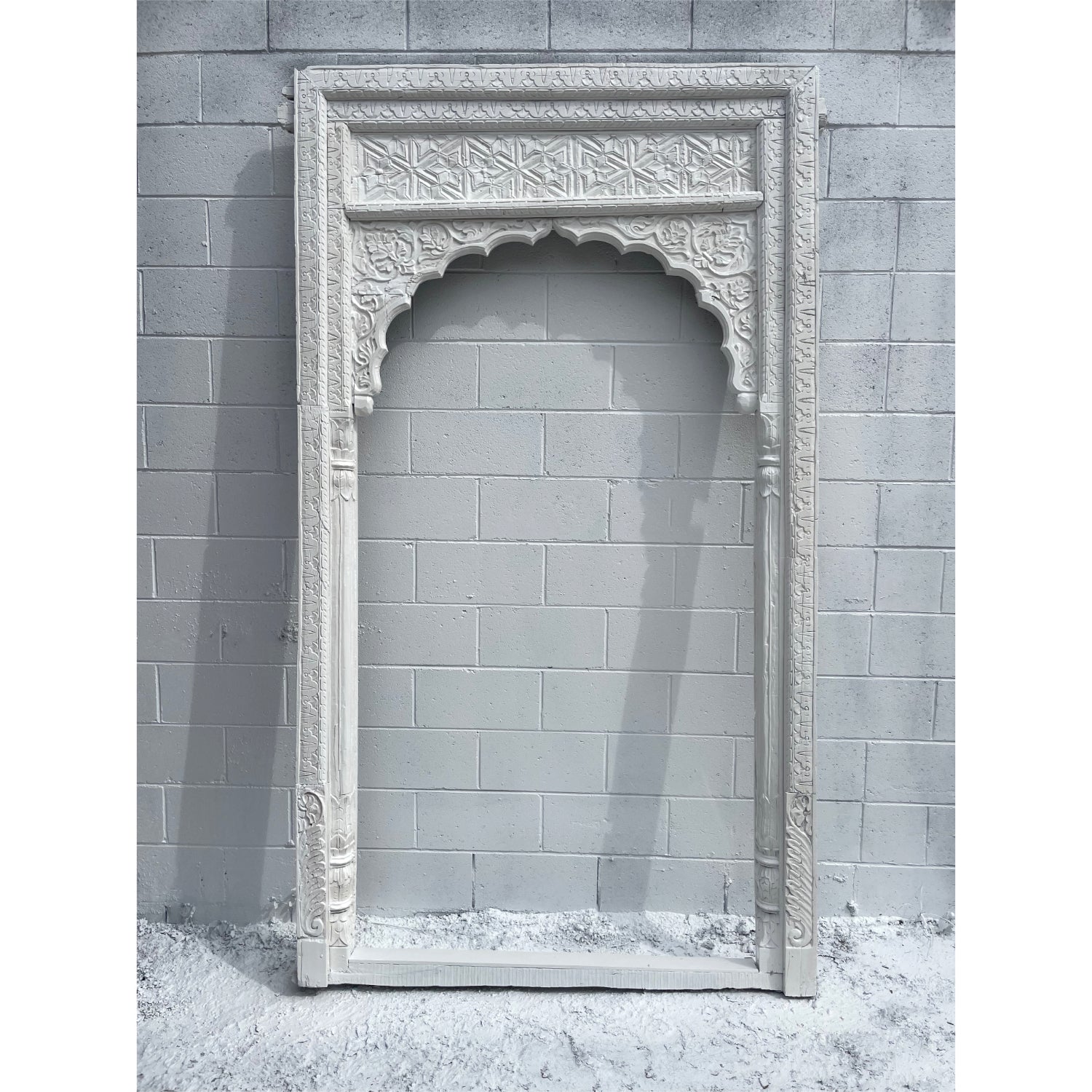 White Carved Indian Arch Frame - 143x253.5cm